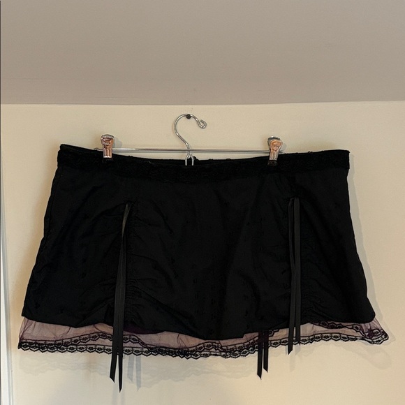 Lip Service Dresses & Skirts - Lip Service Black Skull Tag Apparel 2X Lace Y2K vintage rare goth